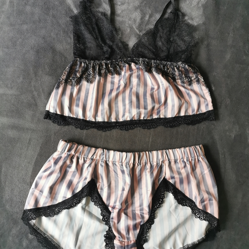 Pink/black silk/lace 2 piece lingerie